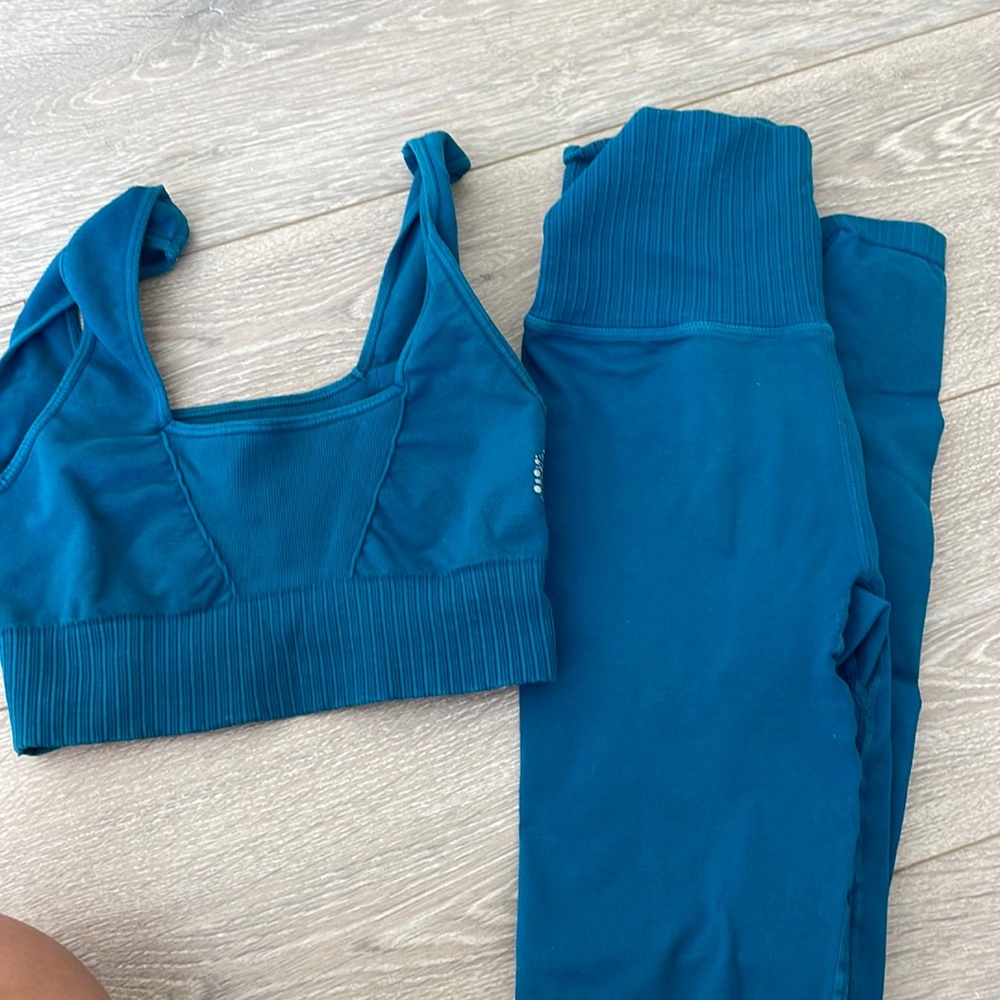 FP MOVEMENT GOOD KARMA SET (xs/s)